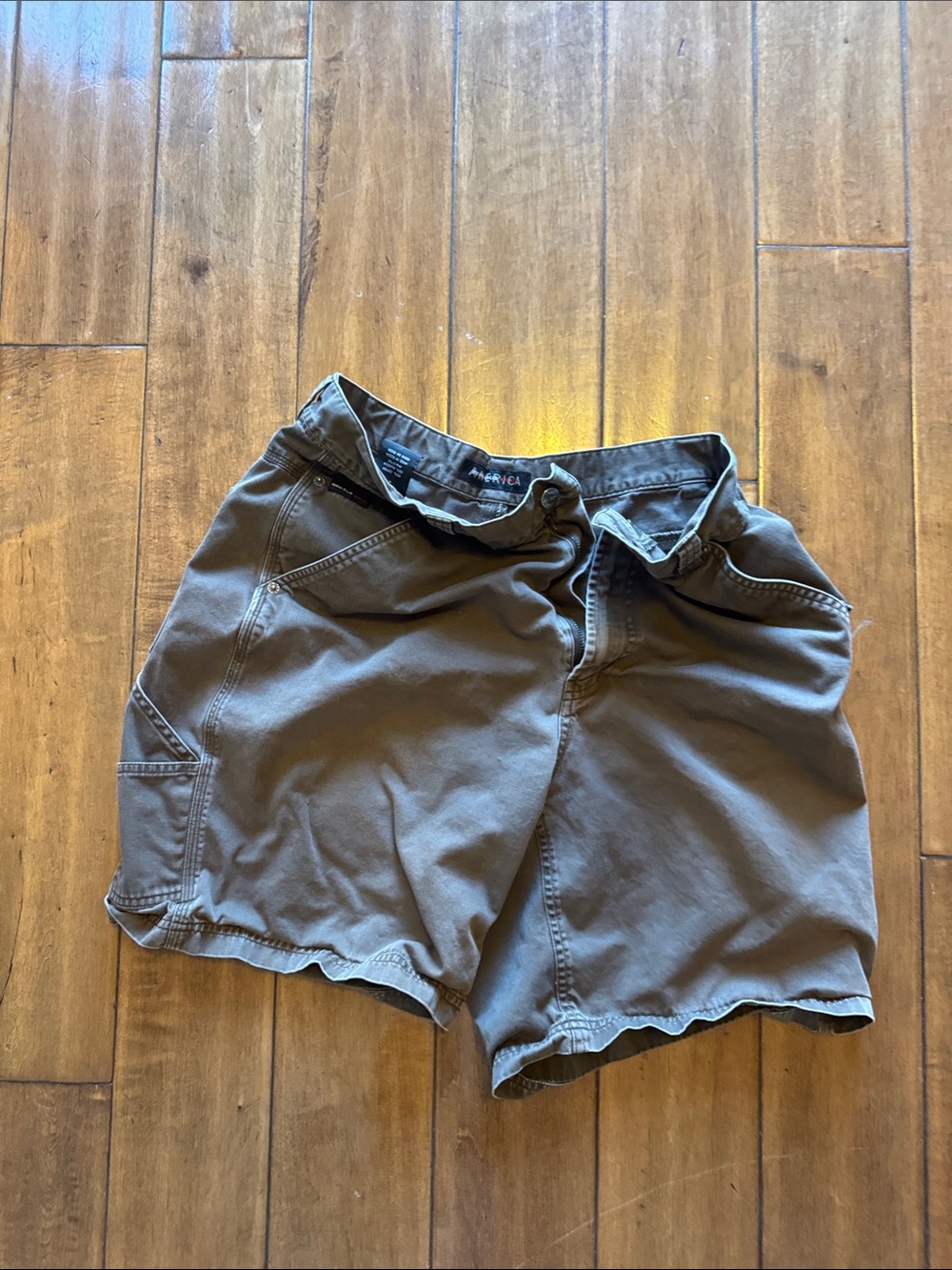 Perry Ellis Men's Cargo Shorts - Olive Green size 34